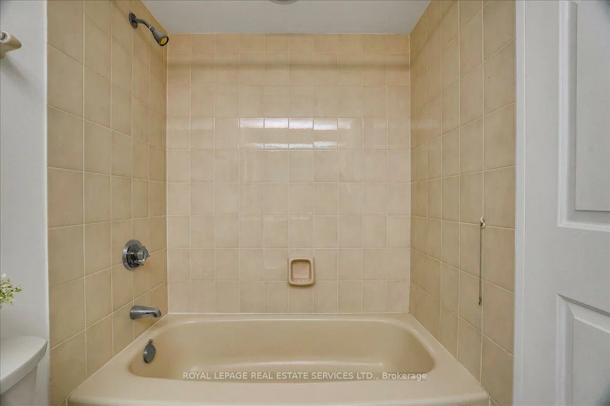 5444, Yonge, Willowdale West, Toronto