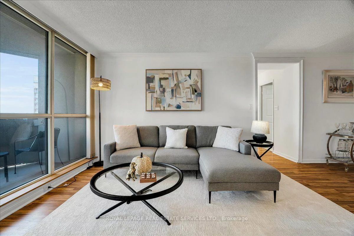 5444, Yonge, Willowdale West, Toronto