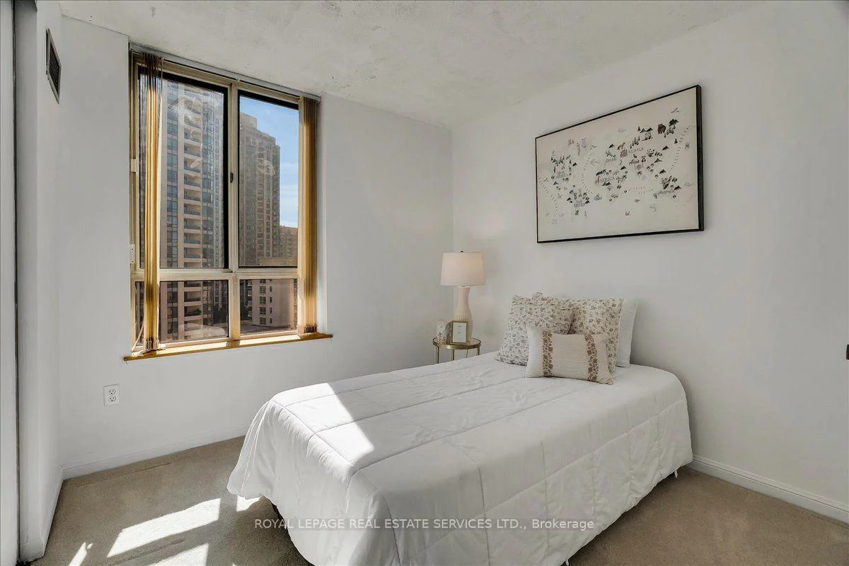 5444, Yonge, Willowdale West, Toronto