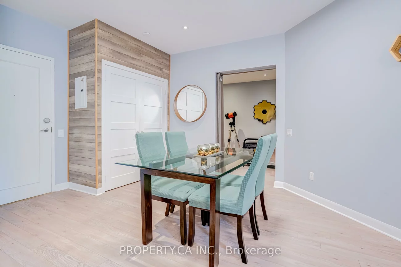 525, Wilson, Clanton Park, Toronto