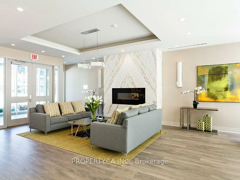 525, Wilson, Clanton Park, Toronto