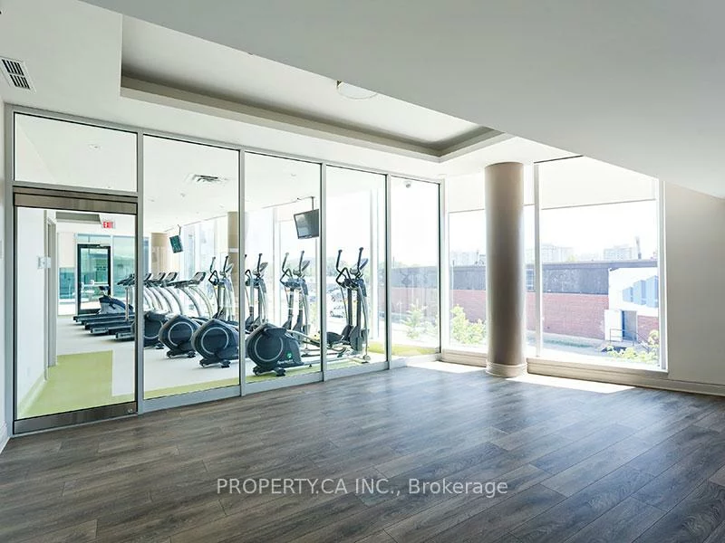 525, Wilson, Clanton Park, Toronto