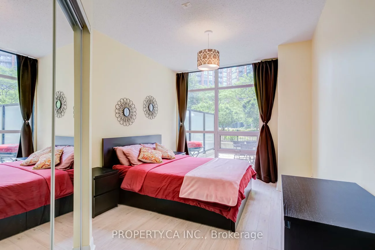 525, Wilson, Clanton Park, Toronto