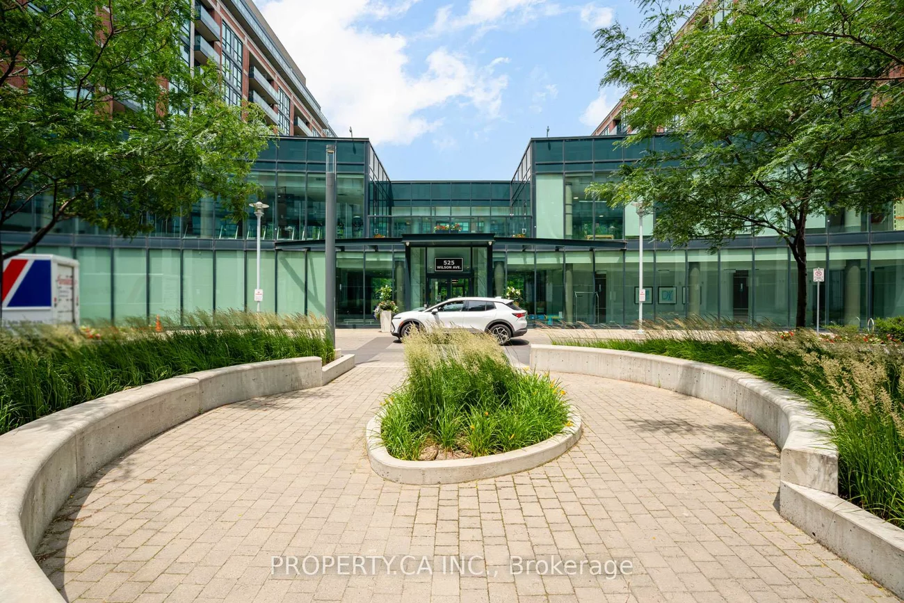 525, Wilson, Clanton Park, Toronto