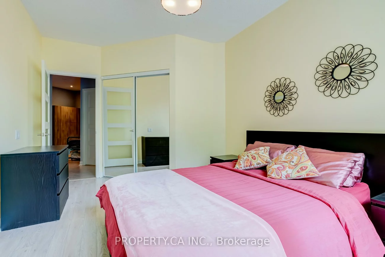 525, Wilson, Clanton Park, Toronto