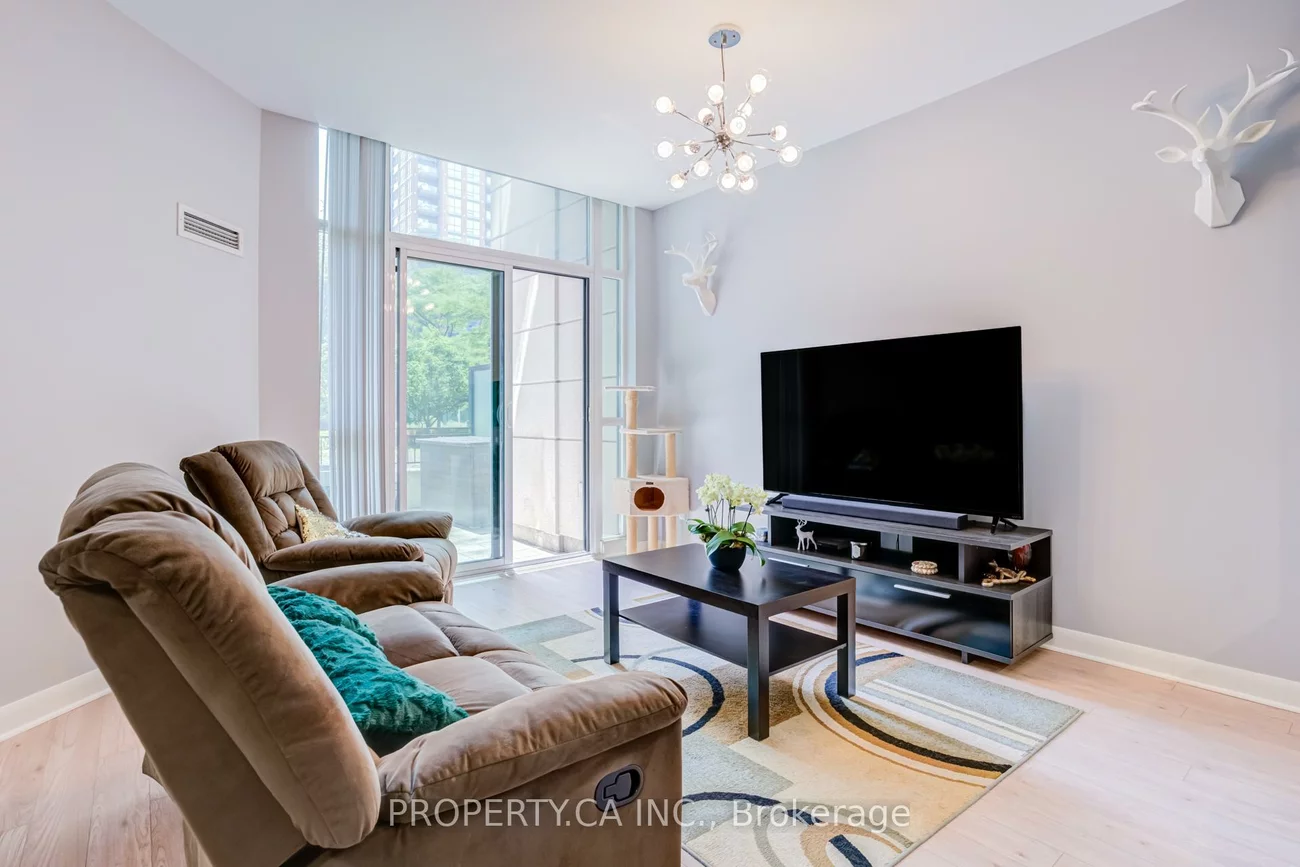 525, Wilson, Clanton Park, Toronto