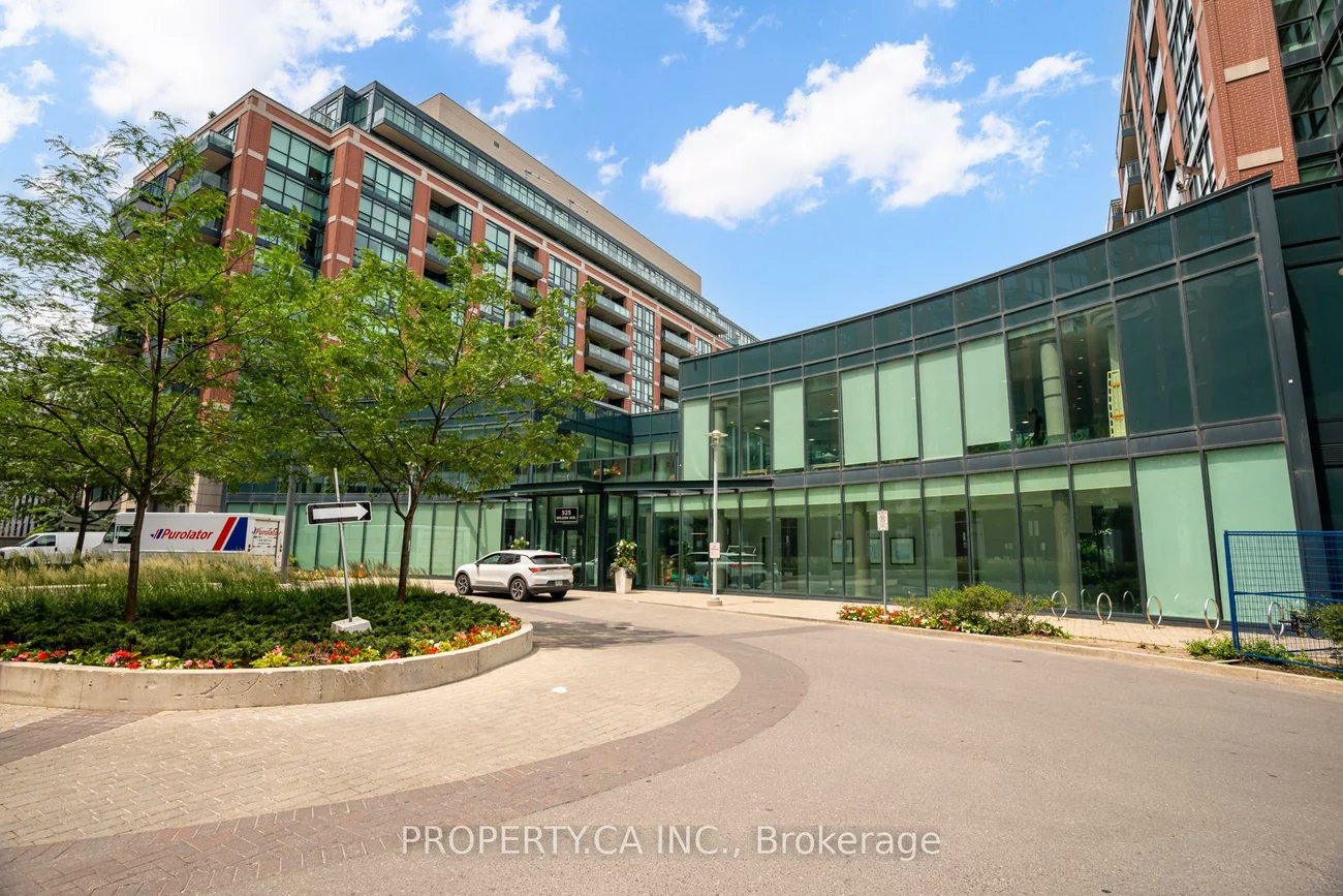 525, Wilson, Clanton Park, Toronto