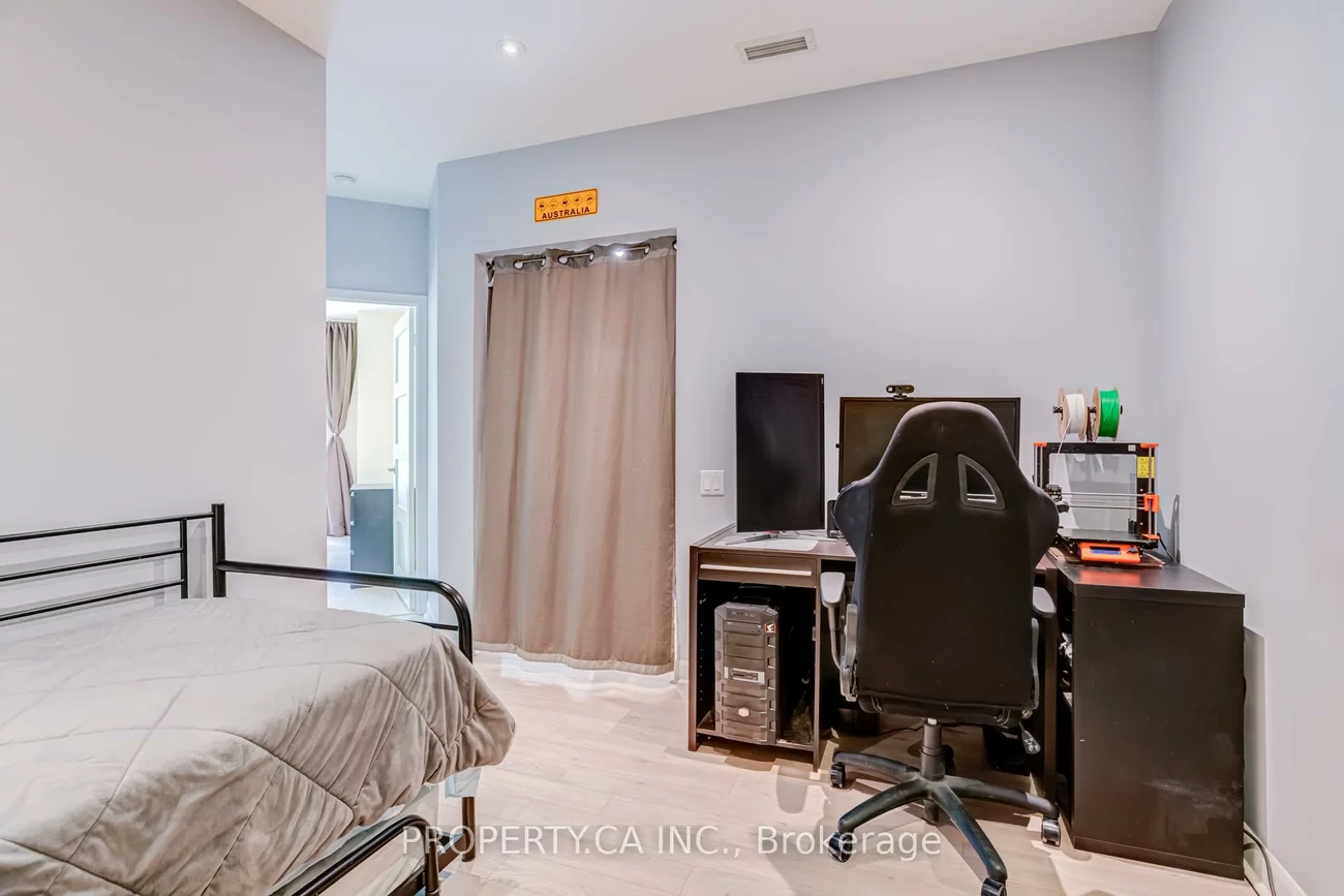 525, Wilson, Clanton Park, Toronto