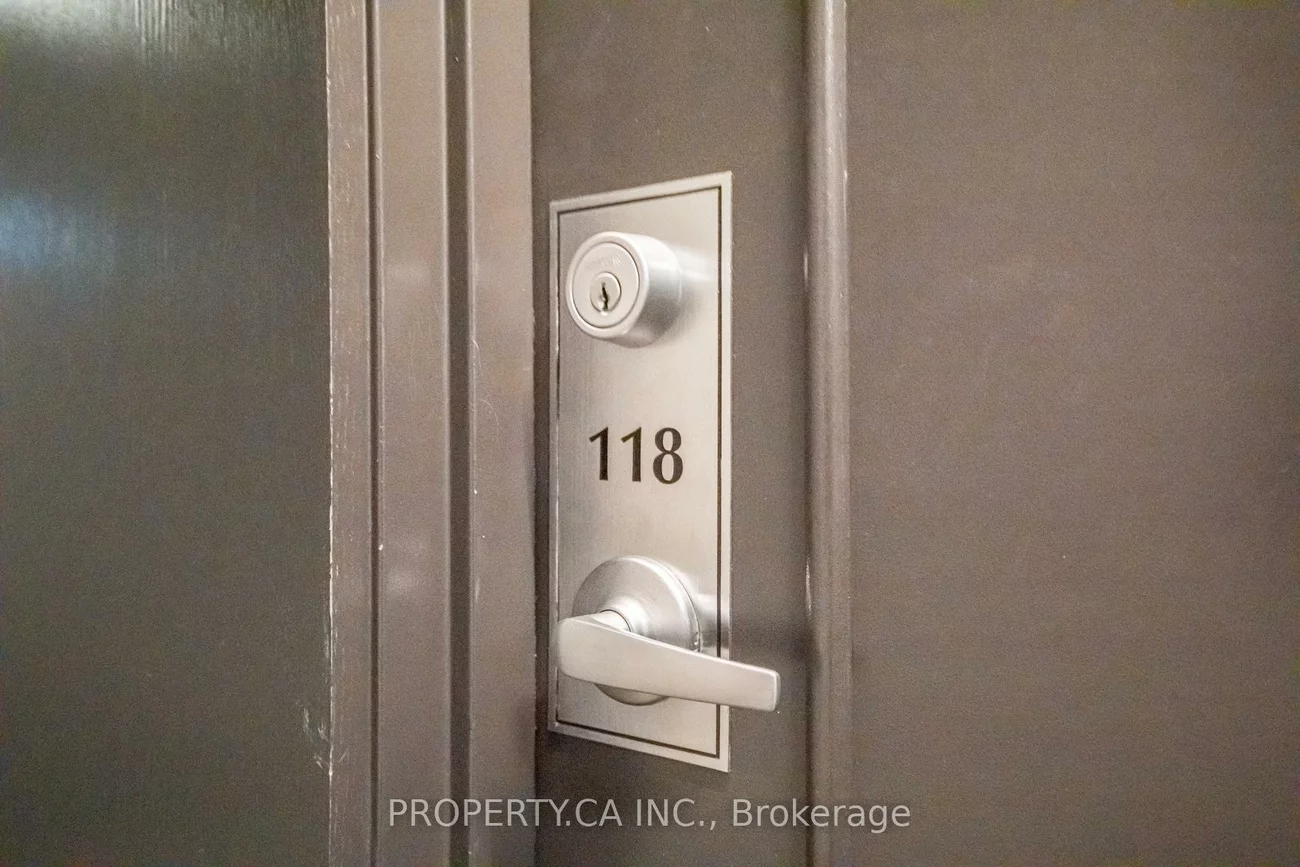 525, Wilson, Clanton Park, Toronto