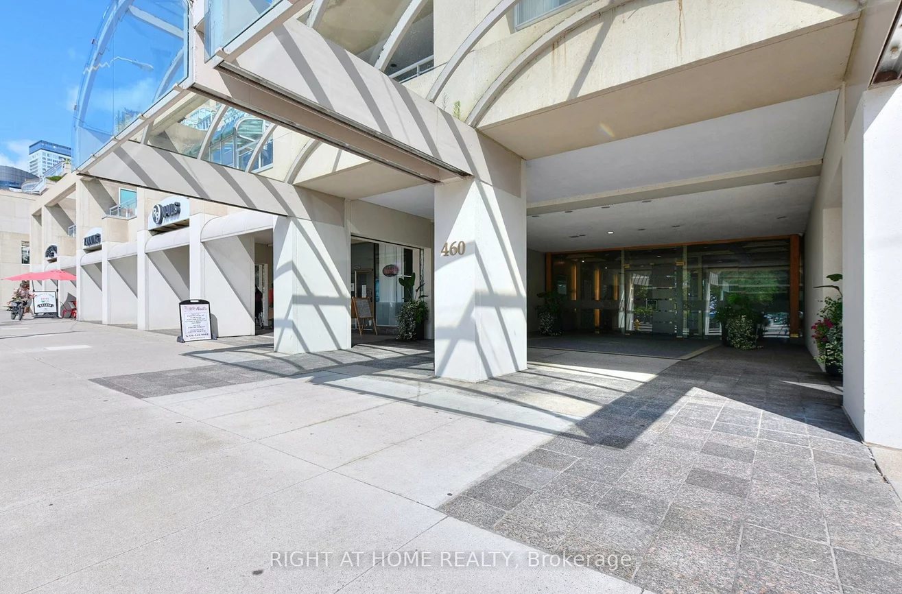 460, Queens, Waterfront Communities C1, Toronto