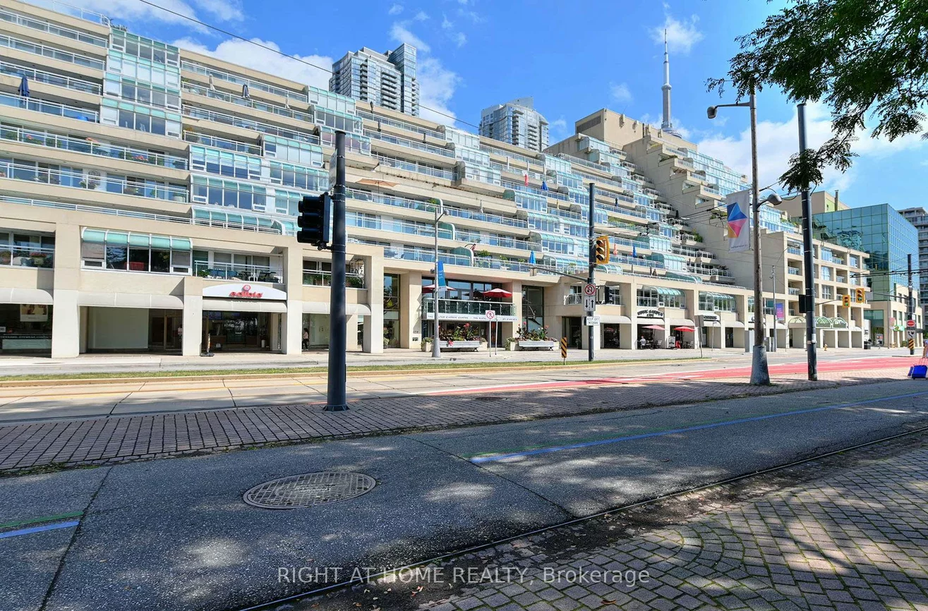 460, Queens, Waterfront Communities C1, Toronto
