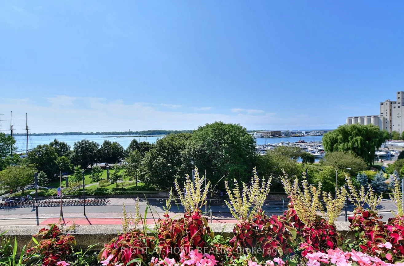 460, Queens, Waterfront Communities C1, Toronto