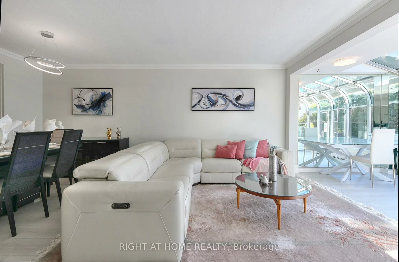 460, Queens, Waterfront Communities C1, Toronto