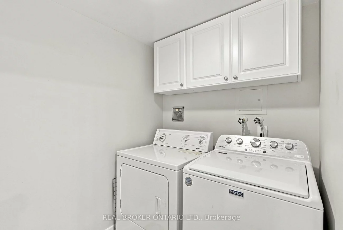 205, Wynford, Flemingdon Park, Toronto