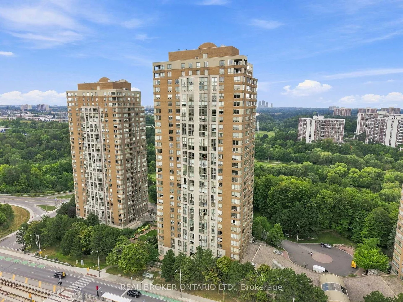 205, Wynford, Flemingdon Park, Toronto