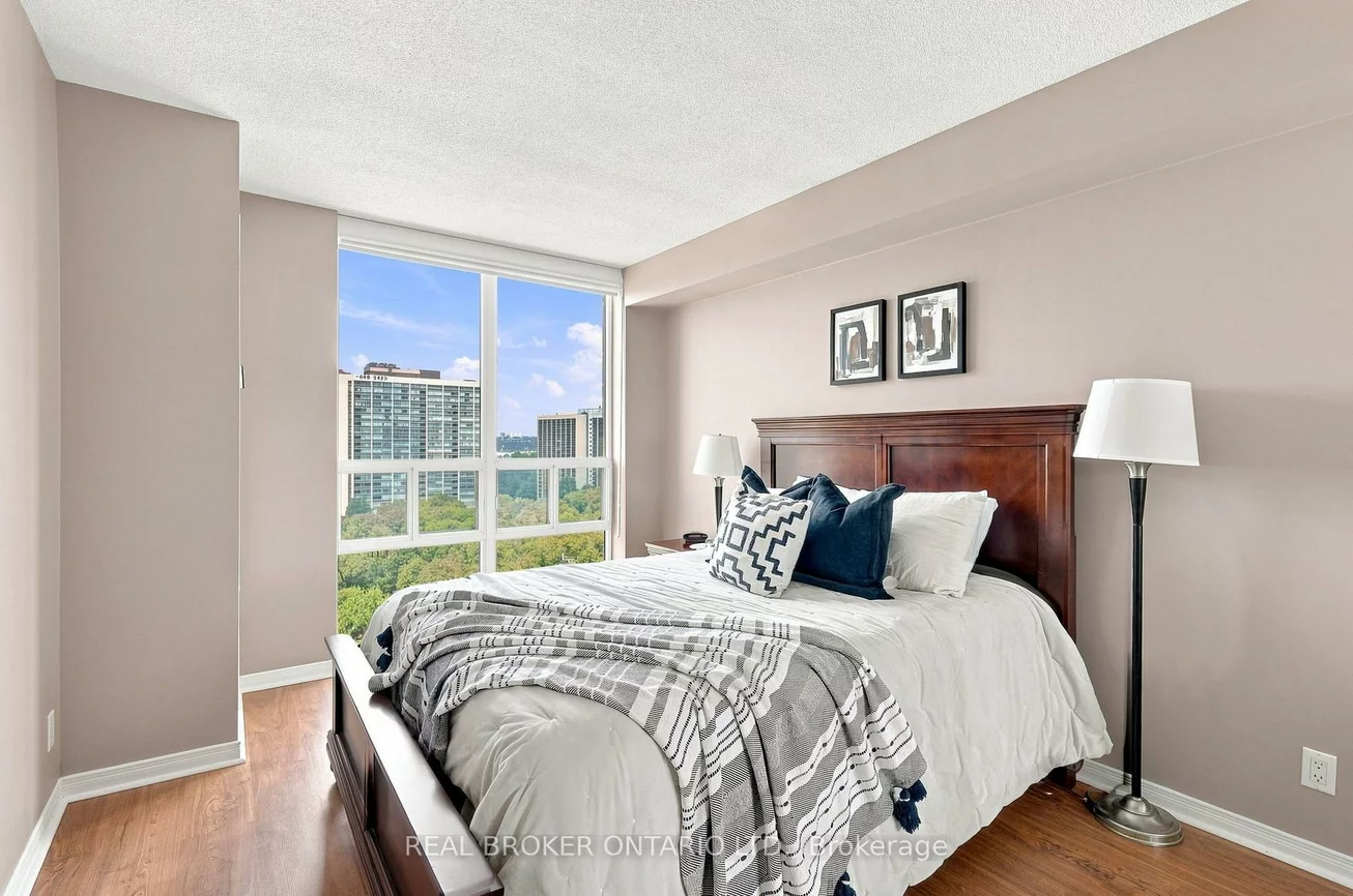 205, Wynford, Flemingdon Park, Toronto