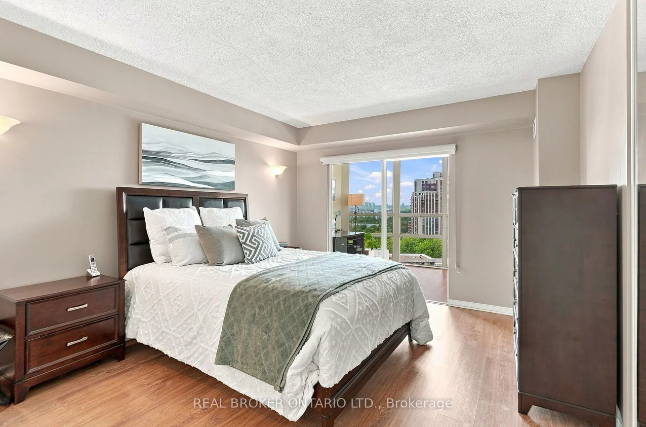 205, Wynford, Flemingdon Park, Toronto