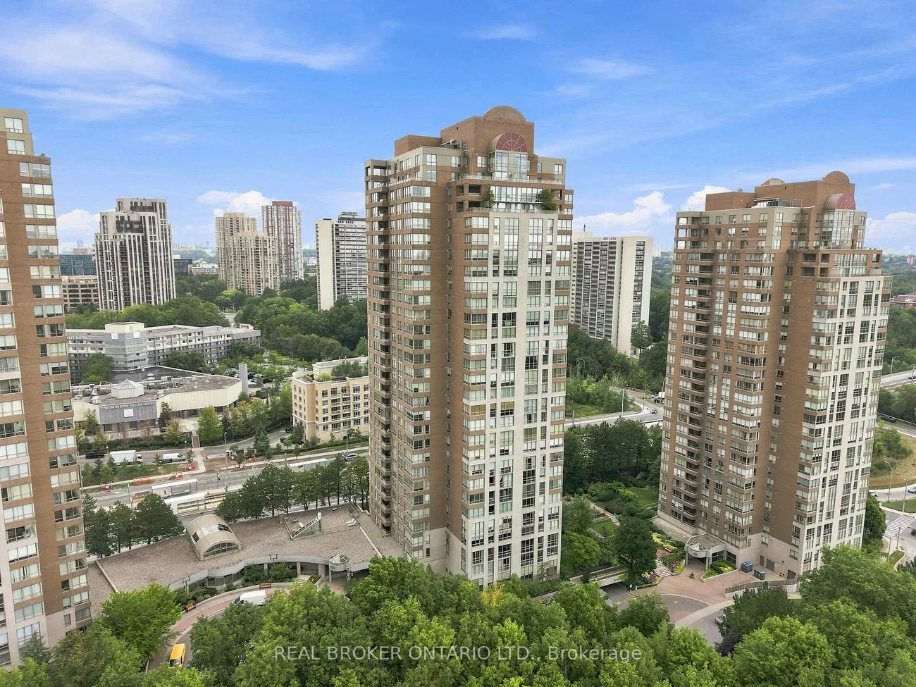 205, Wynford, Flemingdon Park, Toronto