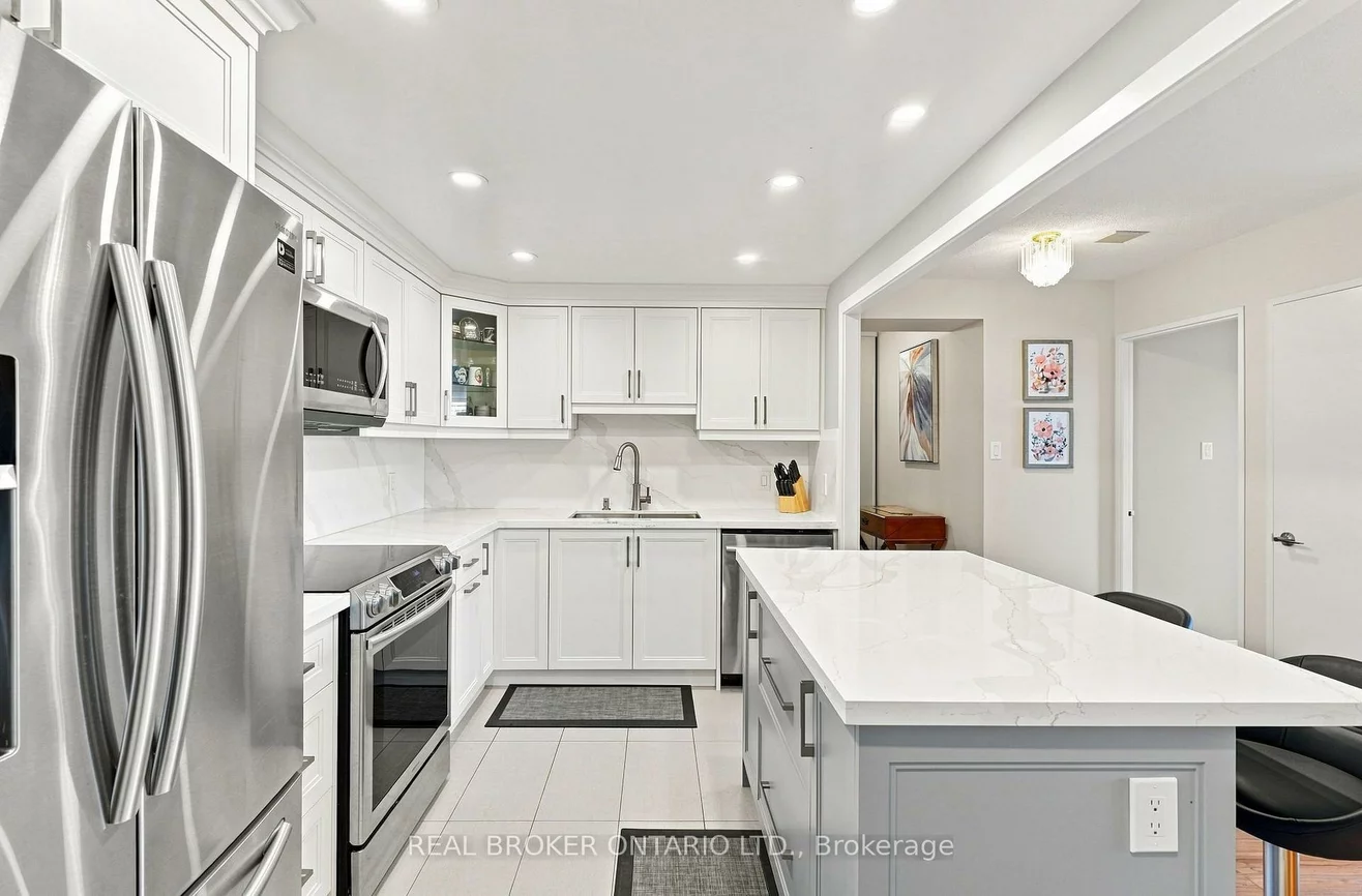 205, Wynford, Flemingdon Park, Toronto