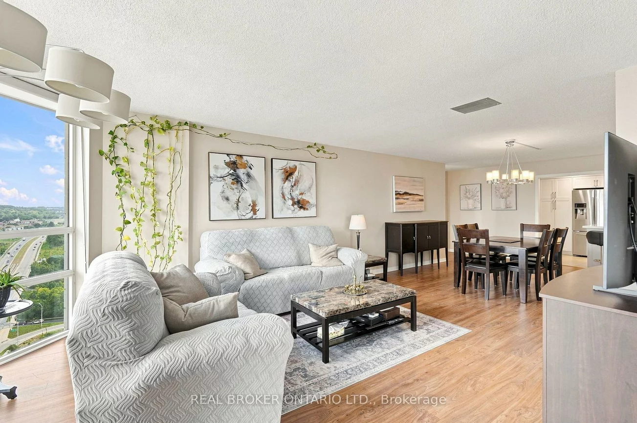 205, Wynford, Flemingdon Park, Toronto