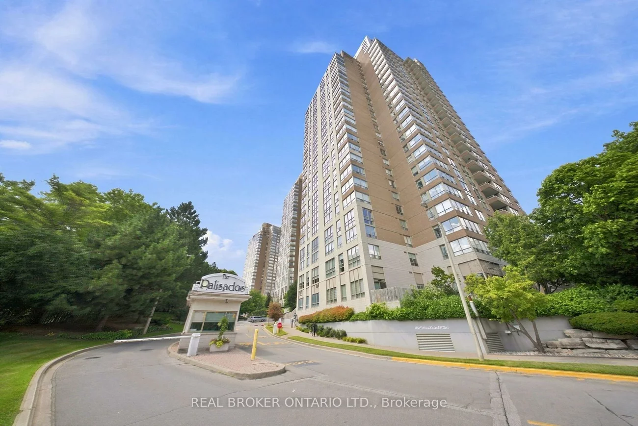 205, Wynford, Flemingdon Park, Toronto