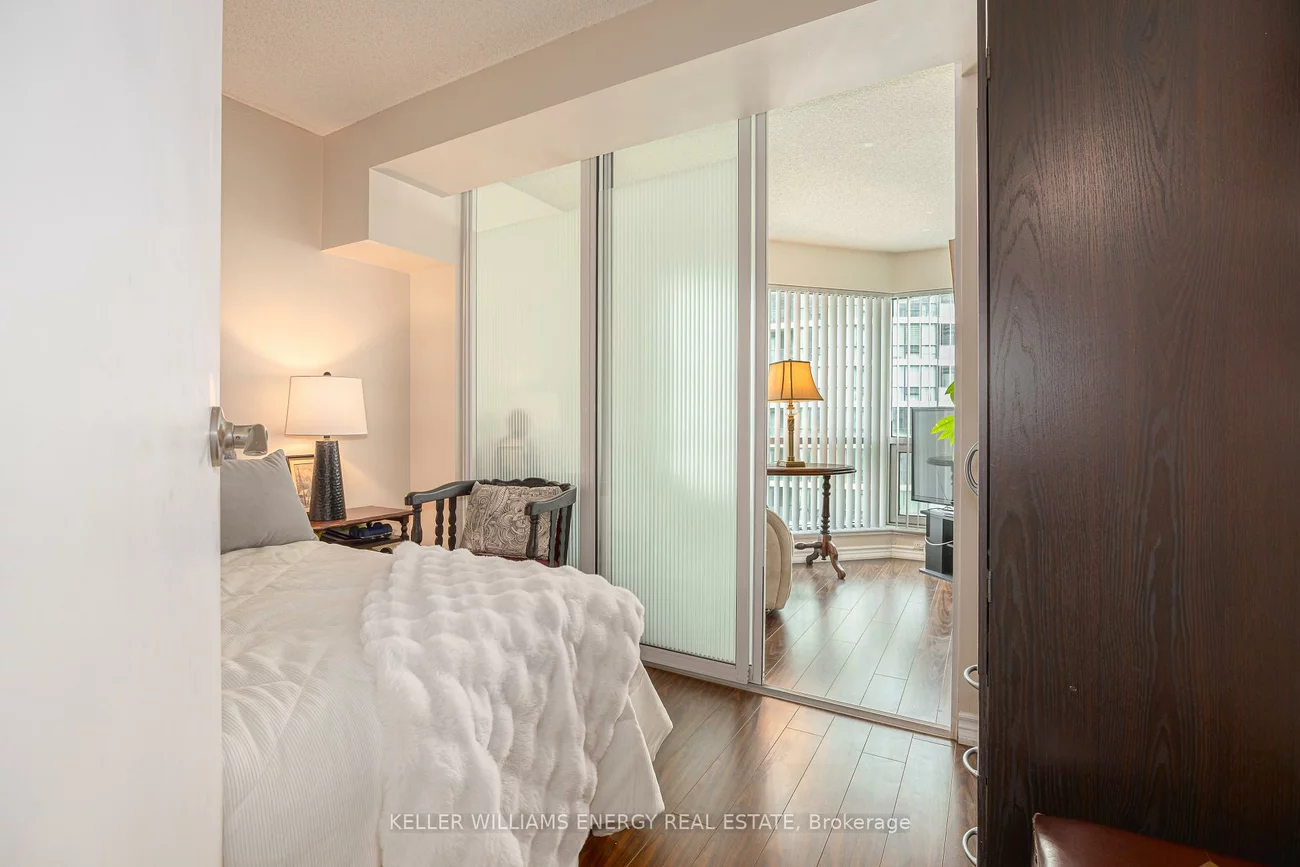 10, Yonge, Waterfront Communities C1, Toronto