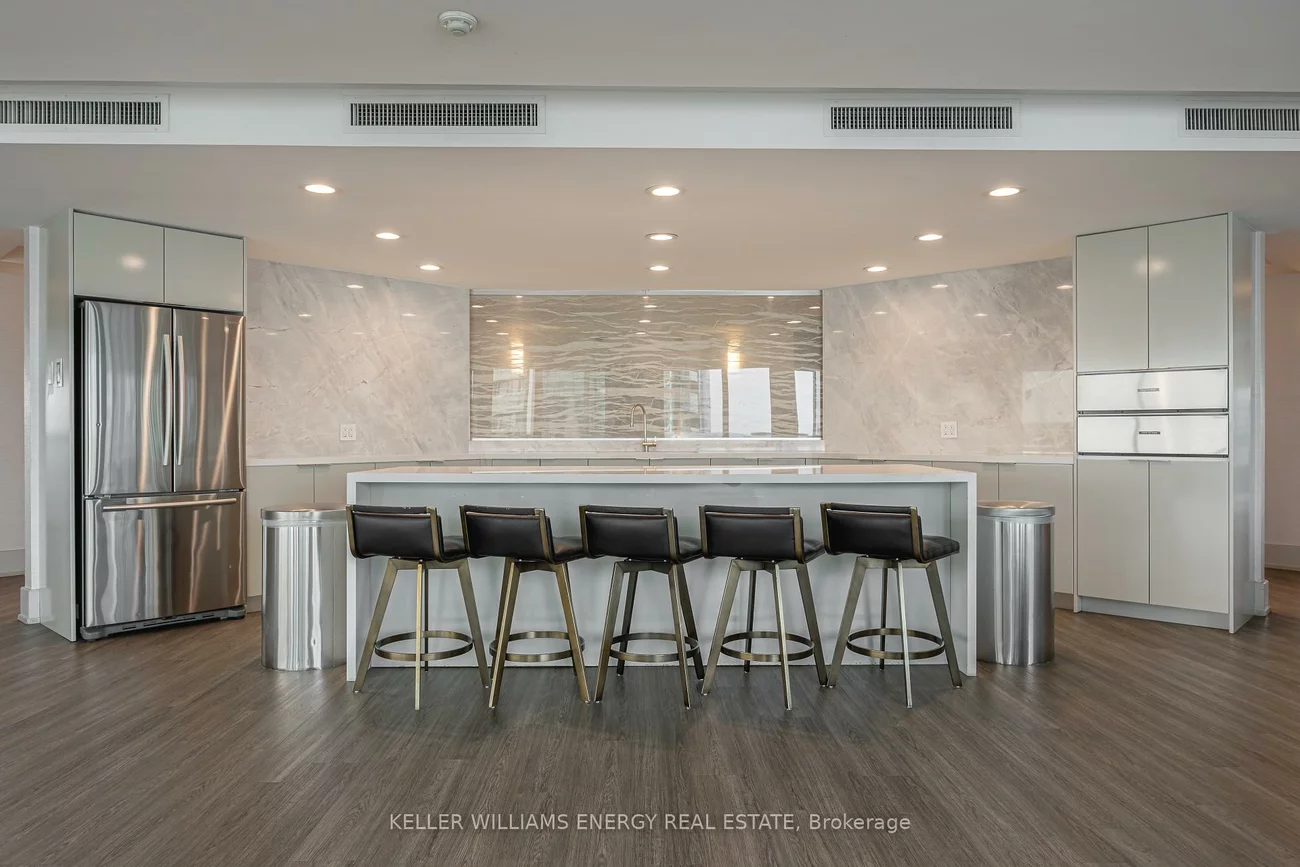 10, Yonge, Waterfront Communities C1, Toronto