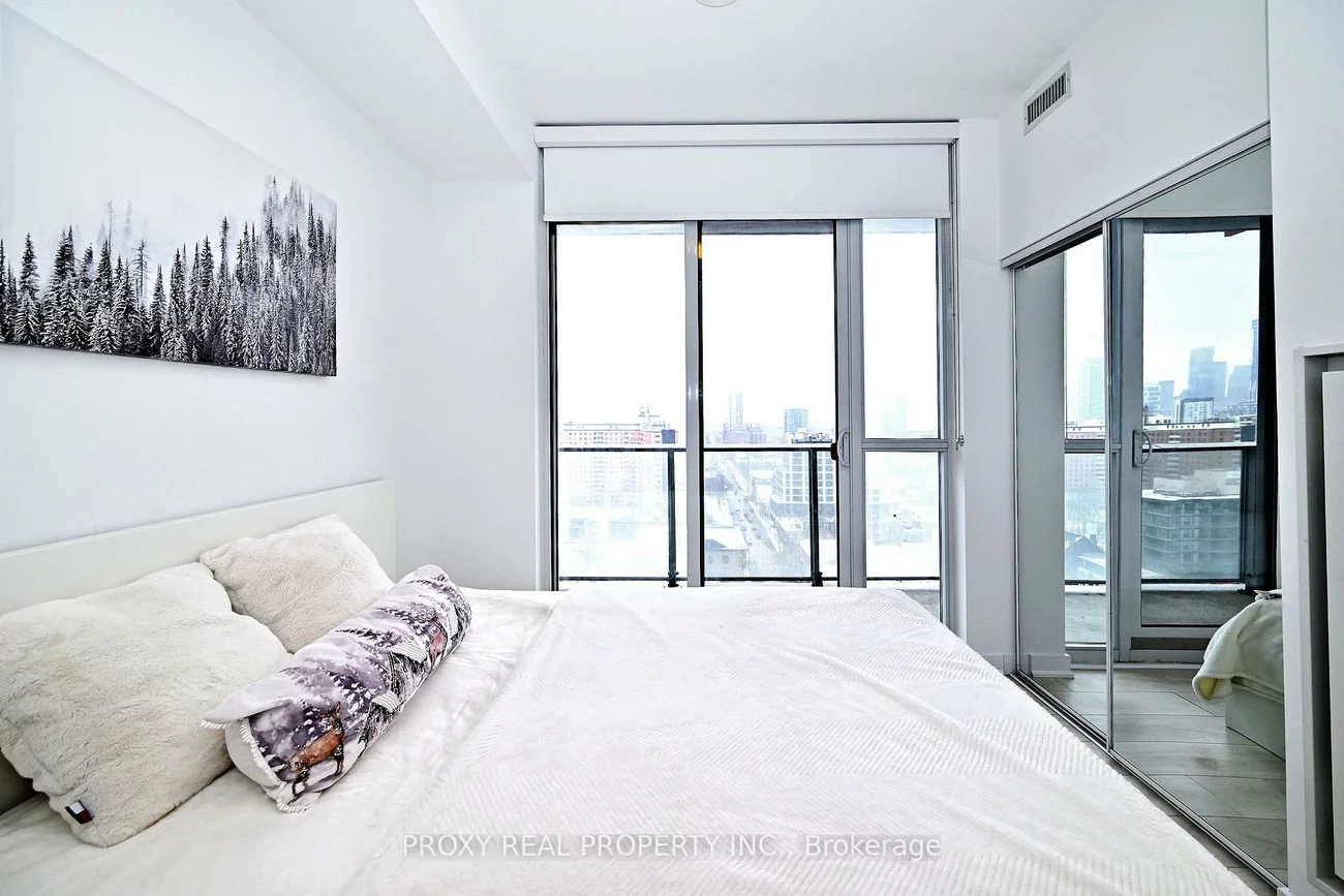 120, Parliament, Moss Park, Toronto