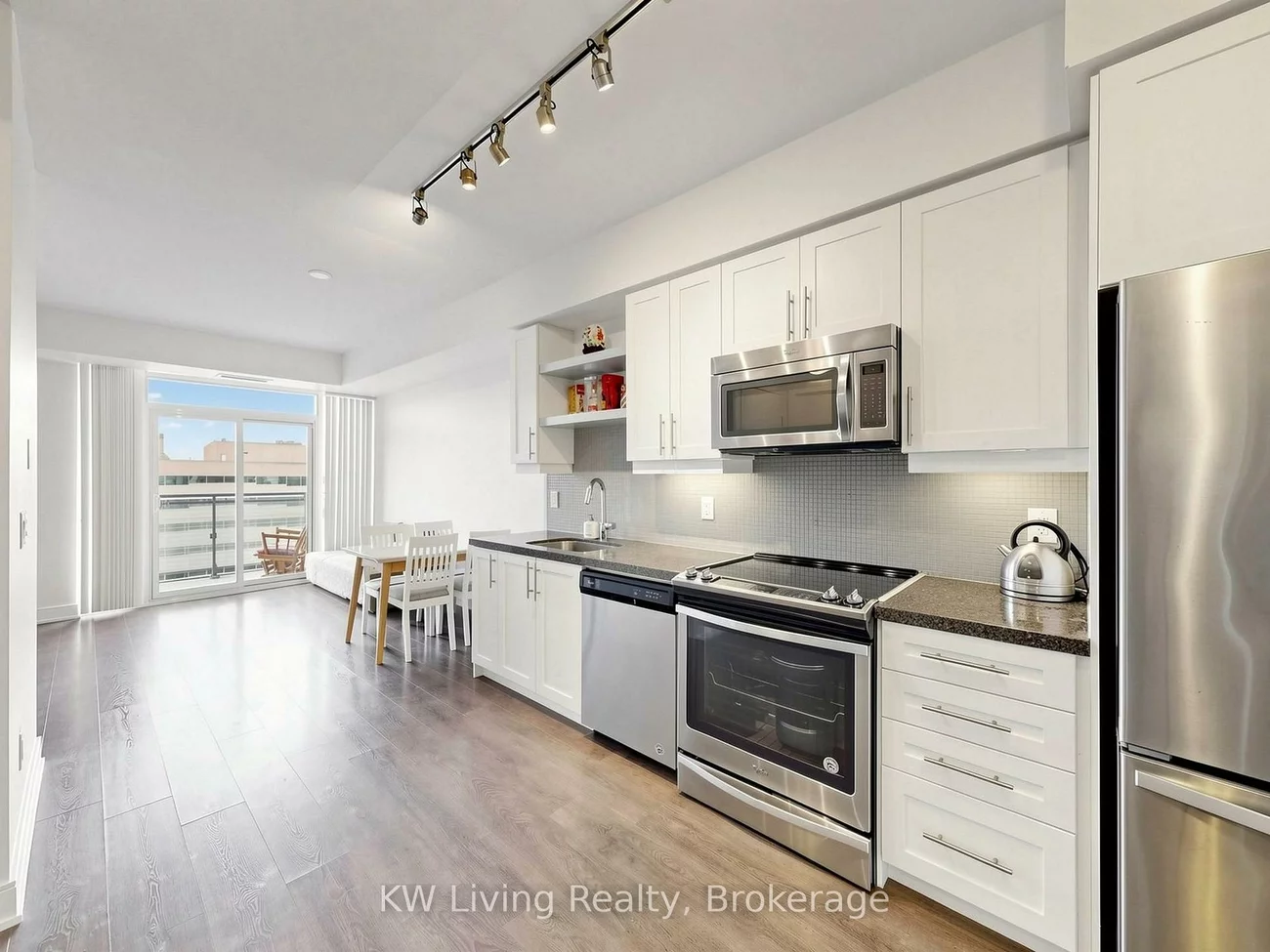 525, Adelaide, Waterfront Communities C1, Toronto