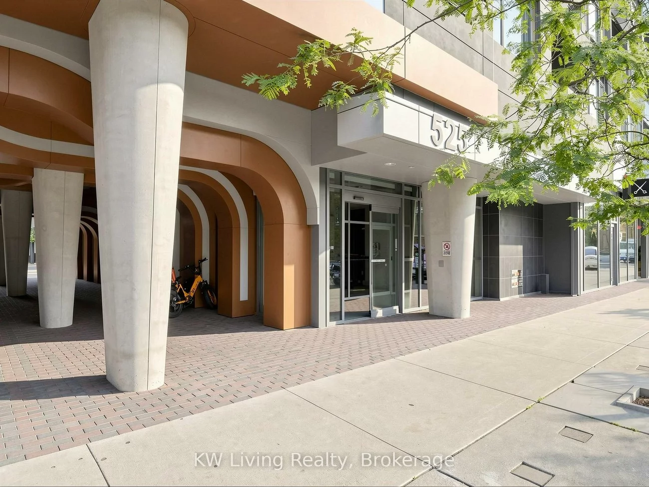 525, Adelaide, Waterfront Communities C1, Toronto