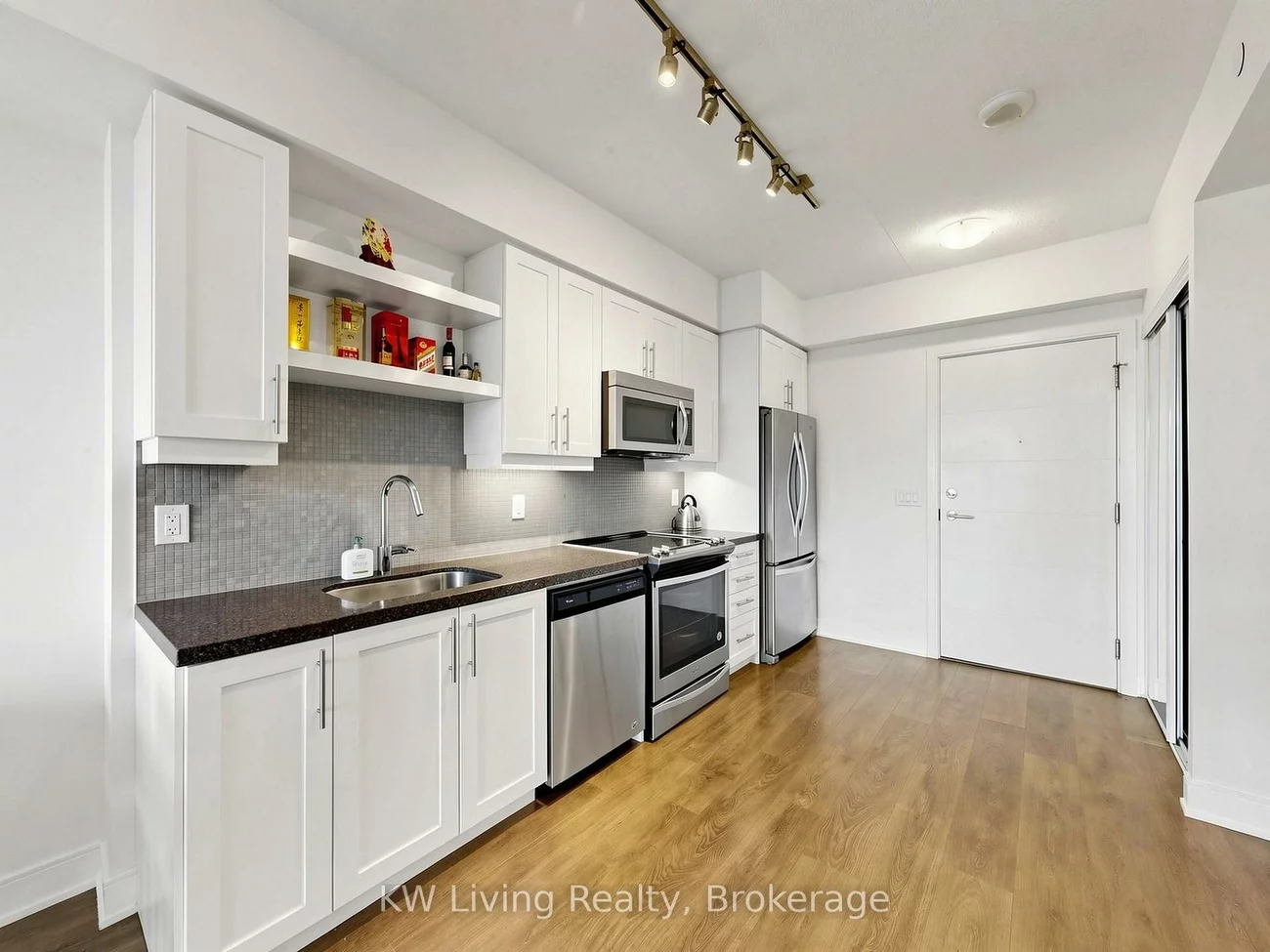 525, Adelaide, Waterfront Communities C1, Toronto