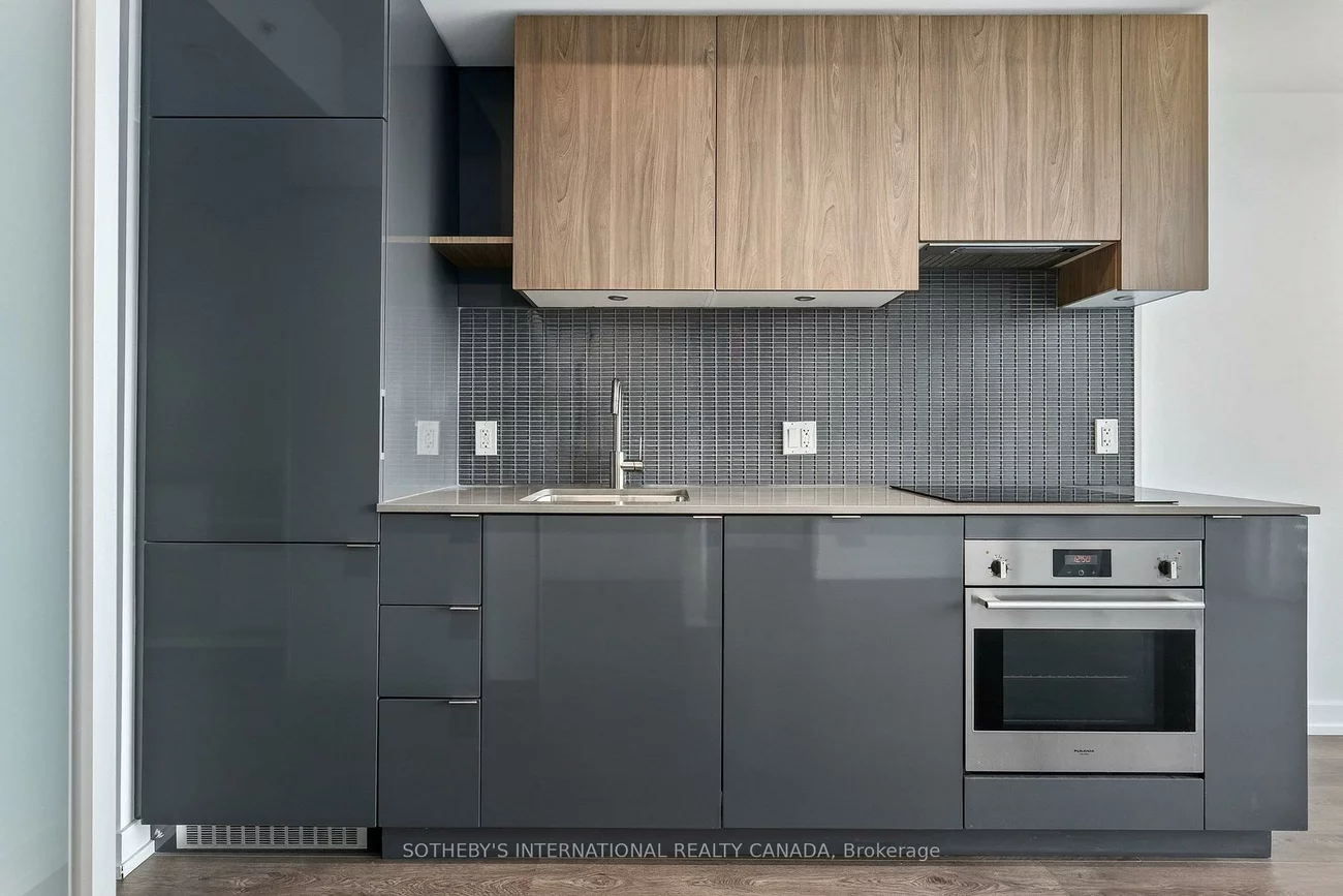 161, Roehampton, Mount Pleasant West, Toronto