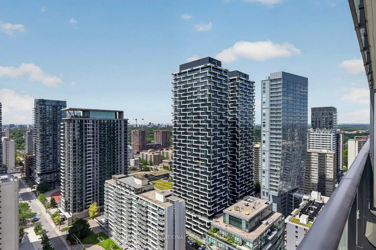 161, Roehampton, Mount Pleasant West, Toronto