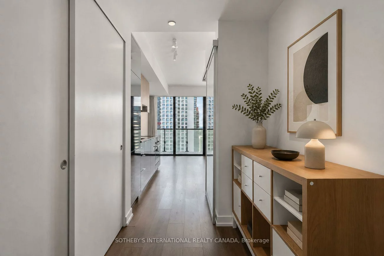 161, Roehampton, Mount Pleasant West, Toronto