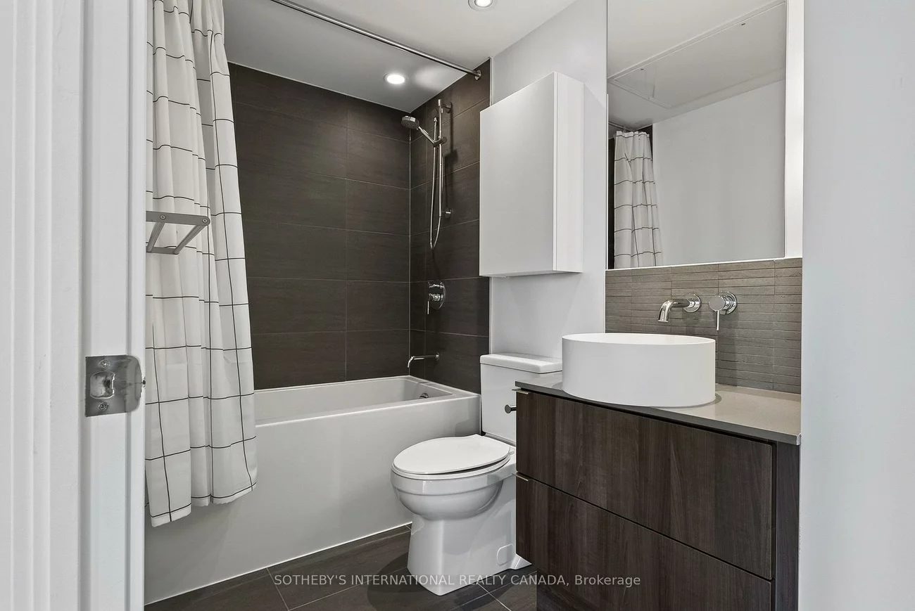 161, Roehampton, Mount Pleasant West, Toronto