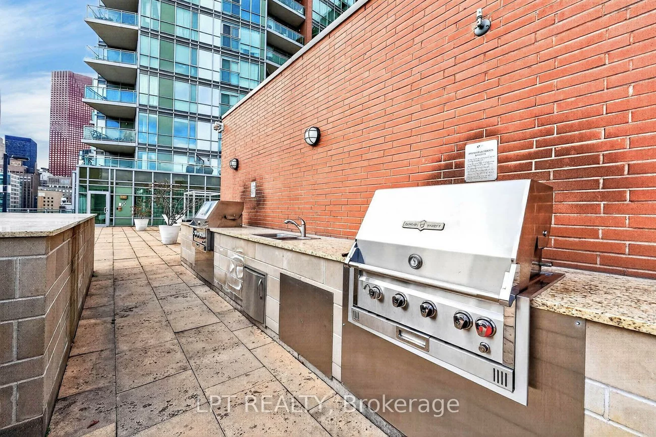 112, George, Moss Park, Toronto