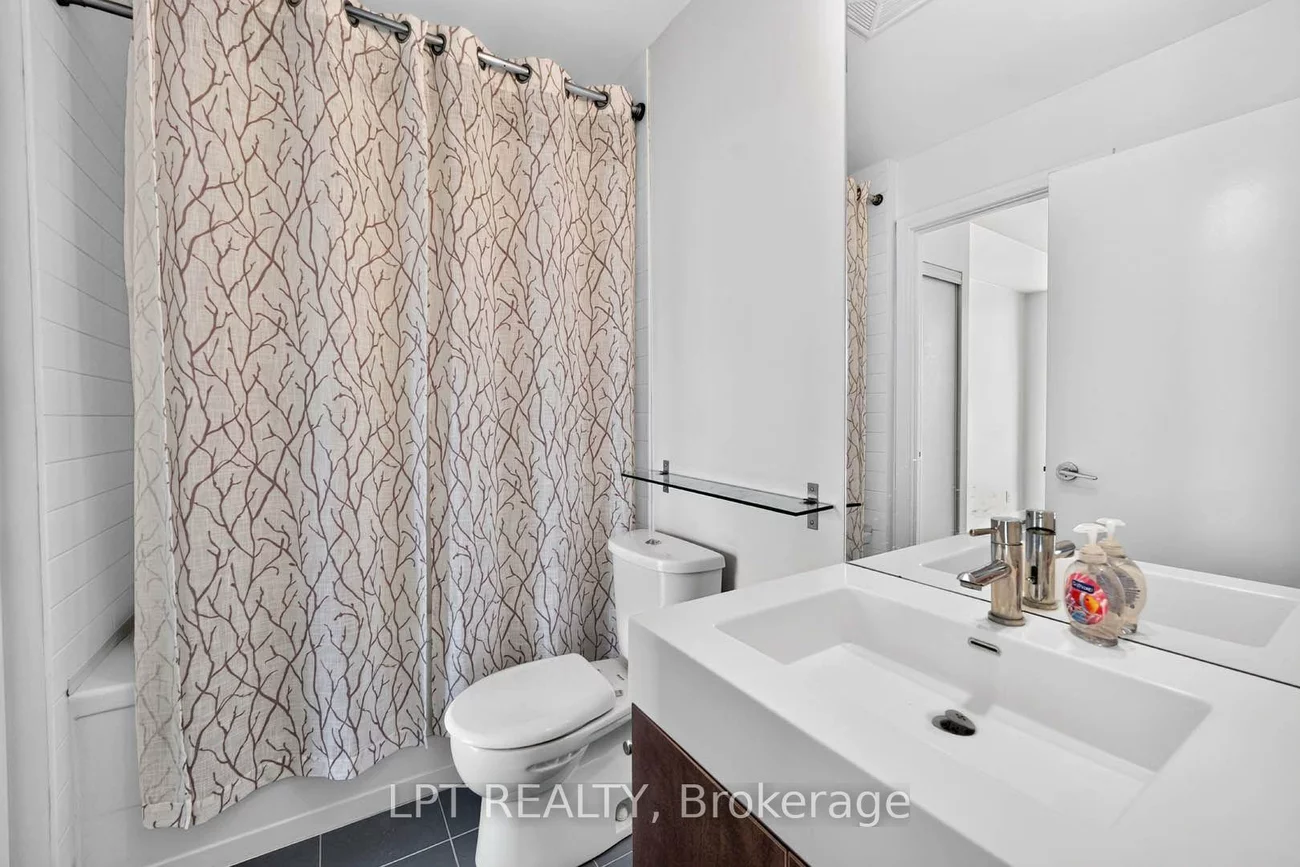 112, George, Moss Park, Toronto