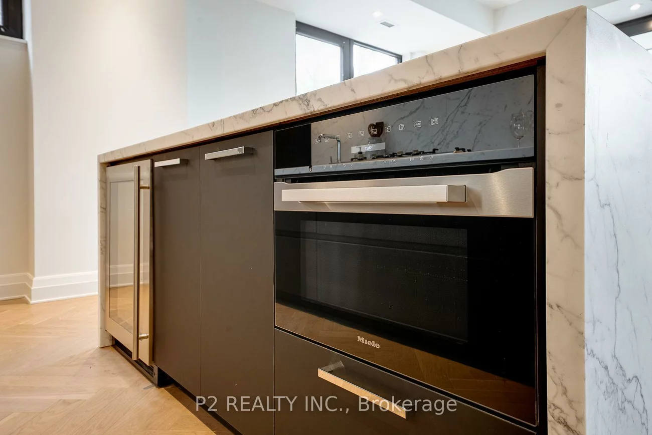 2, Forest Hill, Casa Loma, Toronto