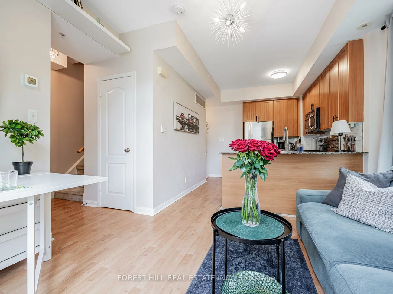 68, Carr, Kensington-Chinatown, Toronto