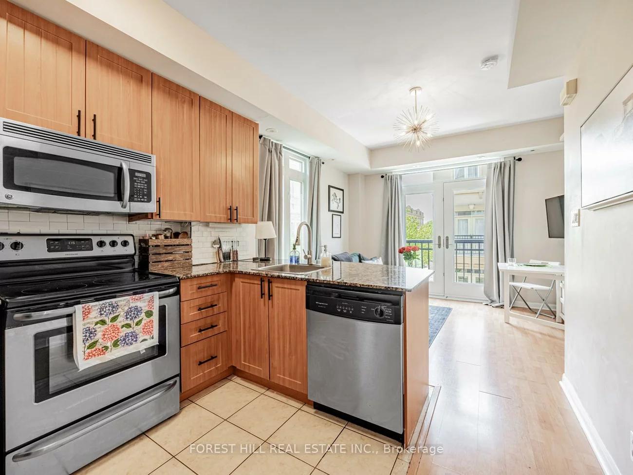 68, Carr, Kensington-Chinatown, Toronto