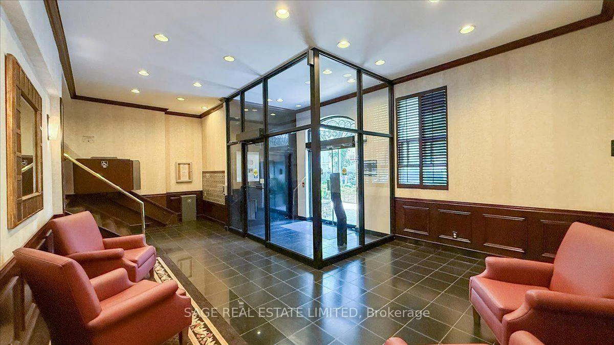 88, Charles, Church-Yonge Corridor, Toronto