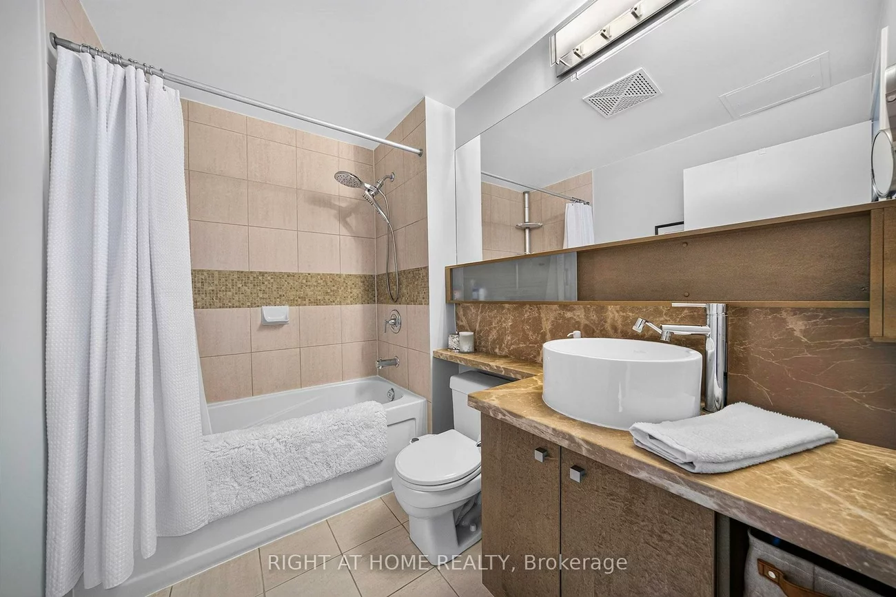 11, Brunel, Waterfront Communities C1, Toronto