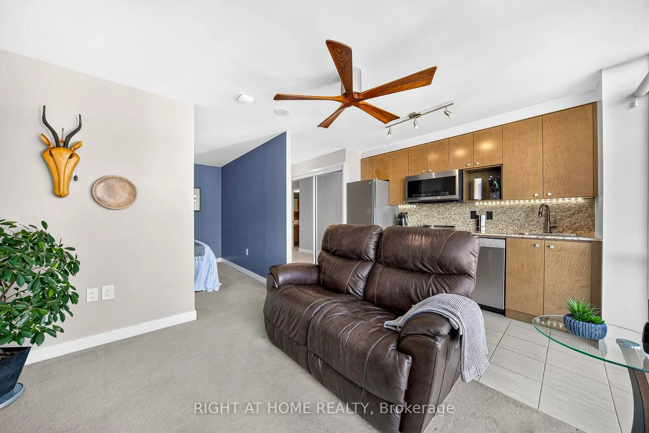 11, Brunel, Waterfront Communities C1, Toronto