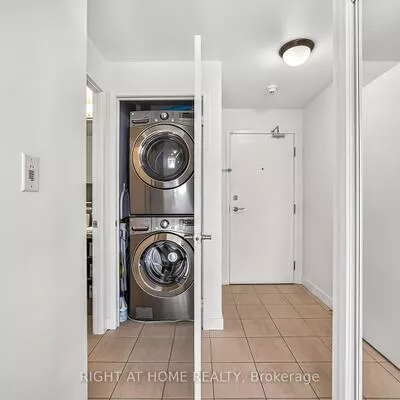 11, Brunel, Waterfront Communities C1, Toronto