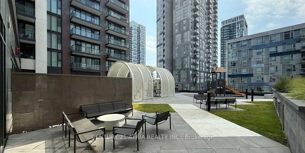 130, River, Regent Park, Toronto