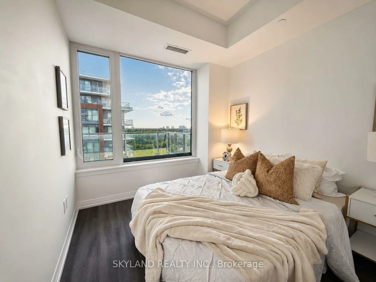 75, Canterbury, Willowdale West, Toronto
