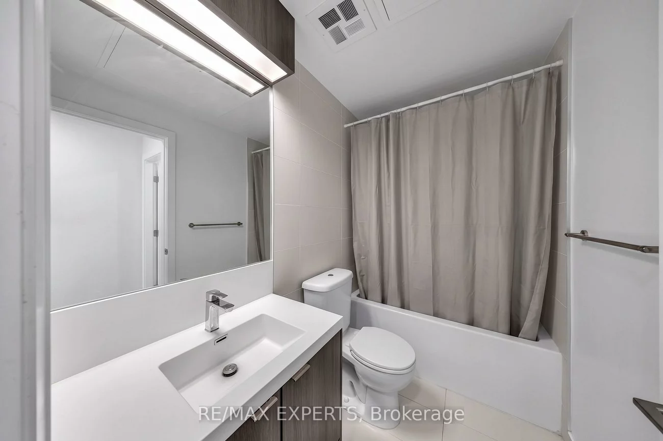 101, Erskine, Mount Pleasant West, Toronto