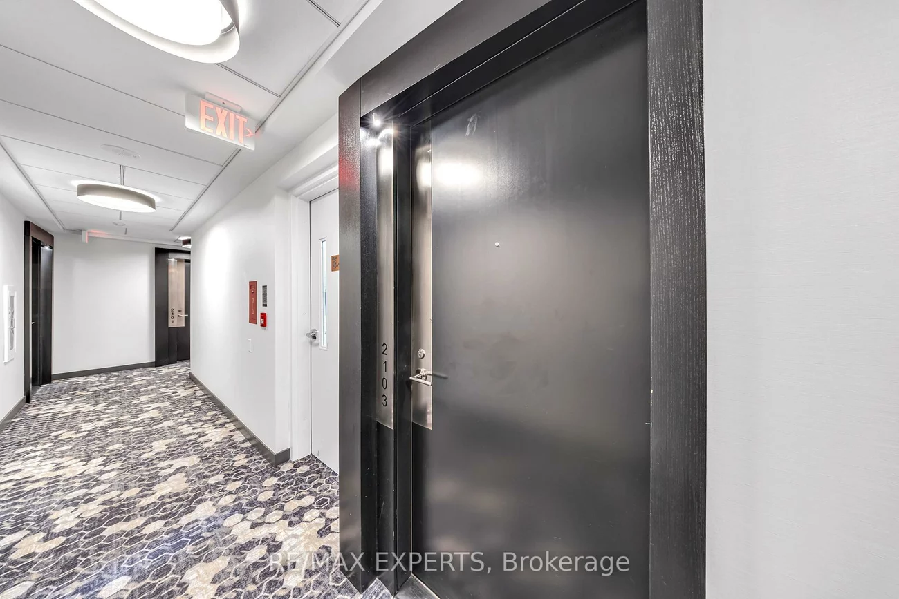 101, Erskine, Mount Pleasant West, Toronto