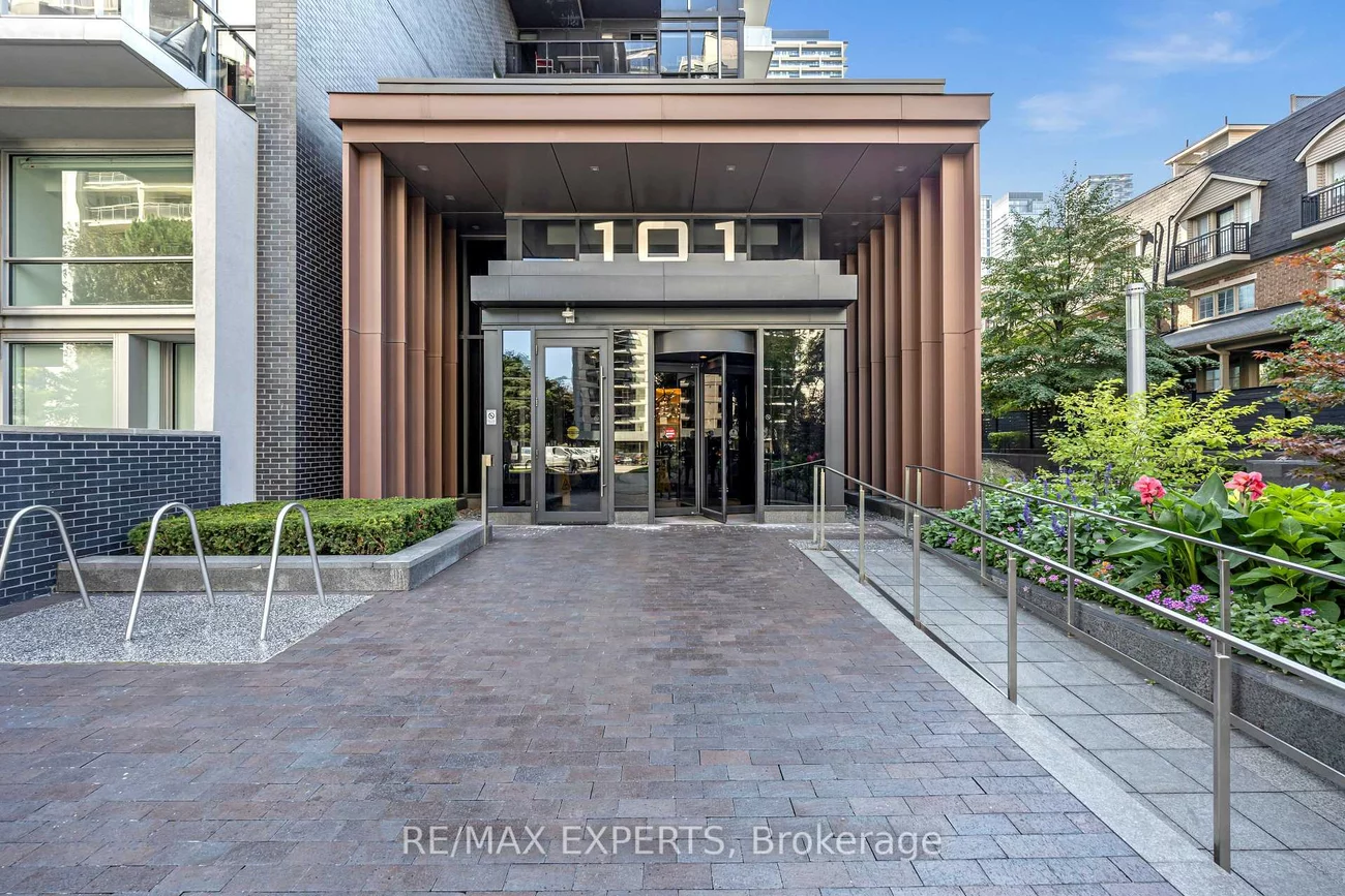 101, Erskine, Mount Pleasant West, Toronto