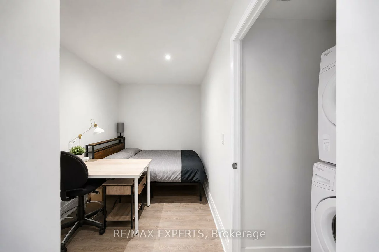 101, Erskine, Mount Pleasant West, Toronto